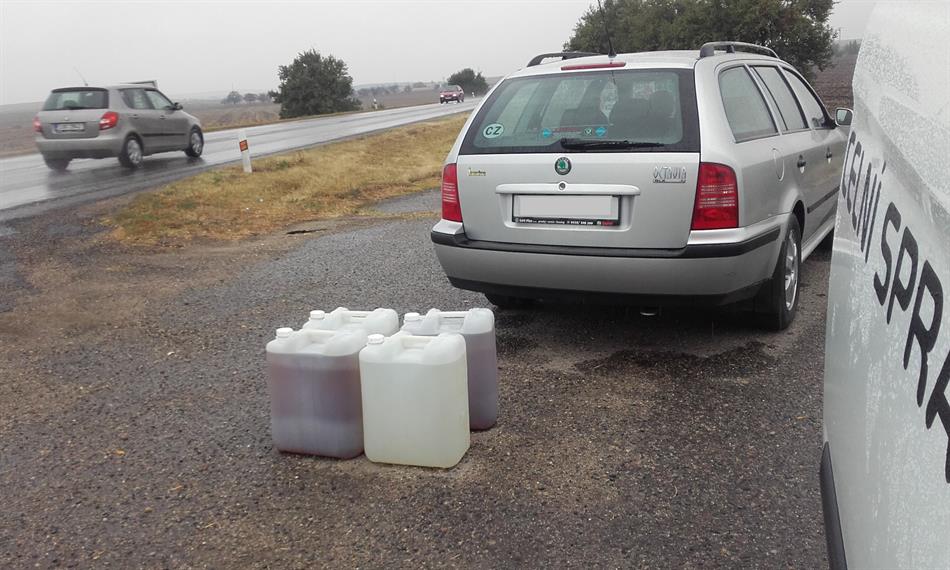 2016-10-3-111náklad kanystry-2.jpg